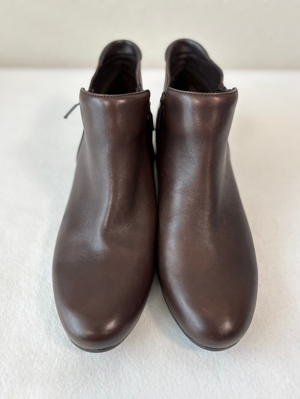 Trotters Women 10N Dark Brown Leather Ankle Boots Zip Closure Classic Style
